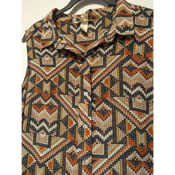 H&M Brown Tribal Boho Print Front Button Sleeveless Blouse, Size 10 - Picture 3 of 6